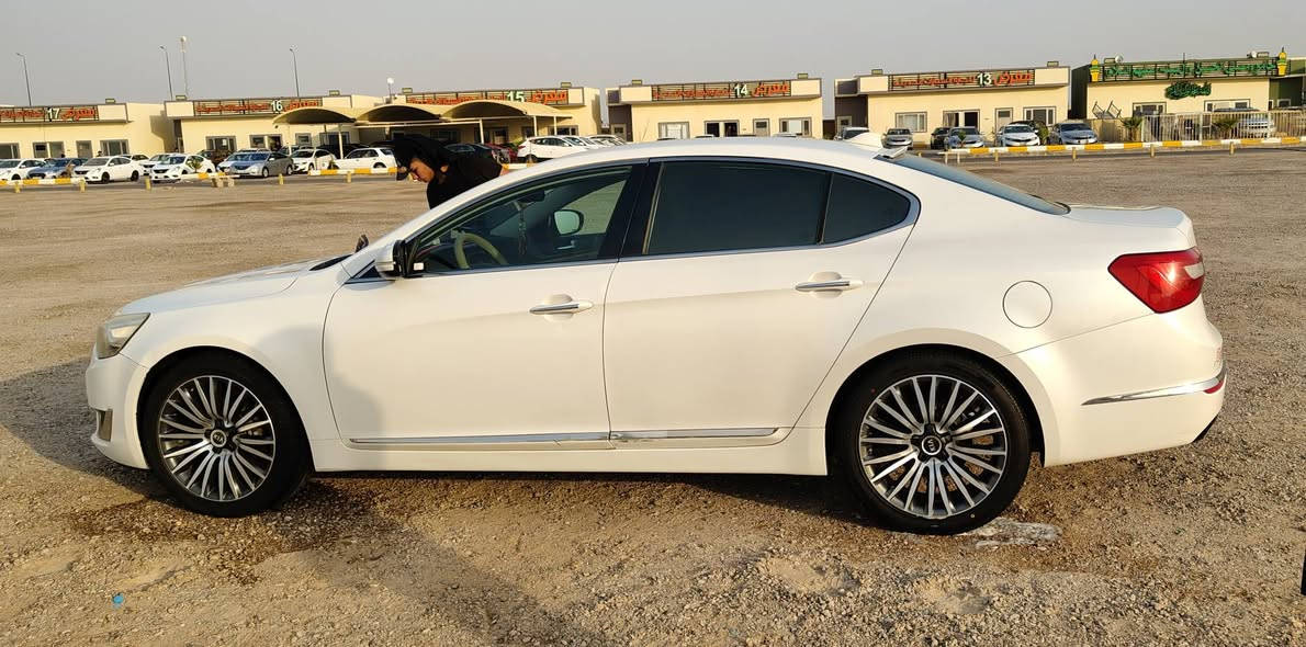 السلام عليكم كيا كاتنزا موديل 2014 خليجي  بصره بسمي  *********** العنوان البصره السعر 130
