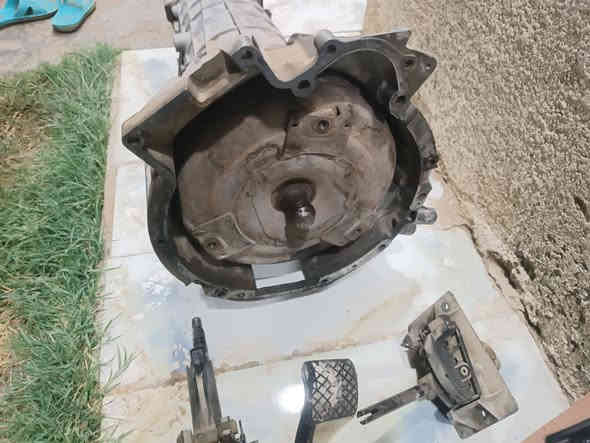 سلام عليكم 
گير بيئم اوتوماتيك 
حجم 735
شويه بي ضعف بنمرة لبك
السعر 200الف  
***********
