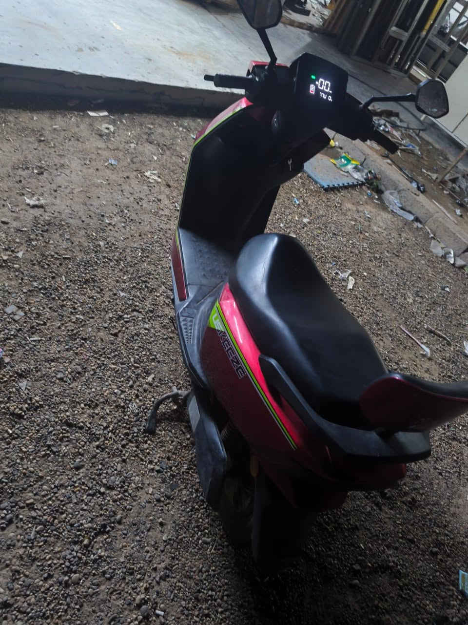 سلام عليكم موطور شحن للبيع فول 🔥
بطاريات بحاله ممتازه 
موطور عله ايدي وتجي جيك وشوف 
وبيك خير ودلل سعر 550وبي مجال حك الجيه 
مكان خالديه رقم الهاتف ***********وبي واتساب
