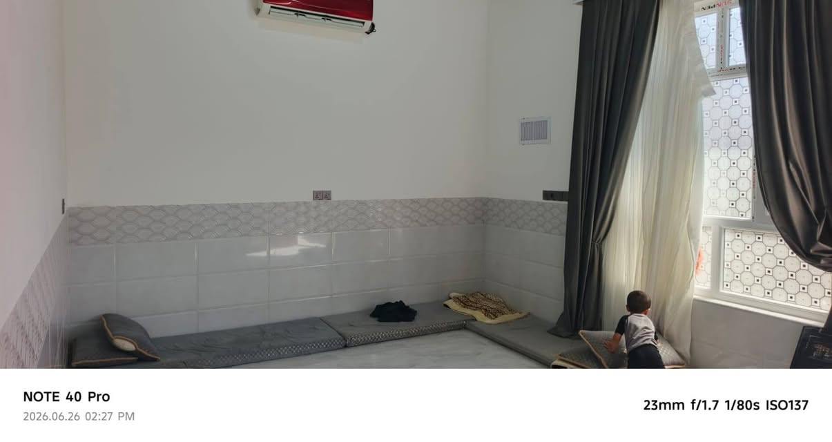 دار للبيع مساحه 100 ركن 10*10 طابقين شارع 15 بناء حديث 2026 نقص الواجه فقط
الموقع خلف أسواق الشواطئ
السعر ٧٦ وقابل للتفاوض
للاستفسار الاتصال على الرقم 
***********
