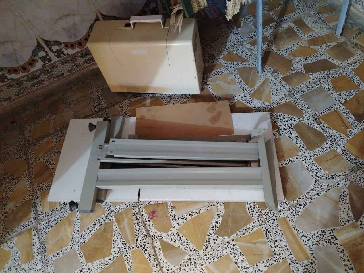 سلام عليكم
مكينه خياطه برذر كومبال خياط ناعم وحلو بحاله جيده جدا .
كامله هيه وميزهه ب ٩٥ الف وبيها مجال بسيط .
عنوان كربلاء ملحق الفارس.
رقم التلفون ***********
