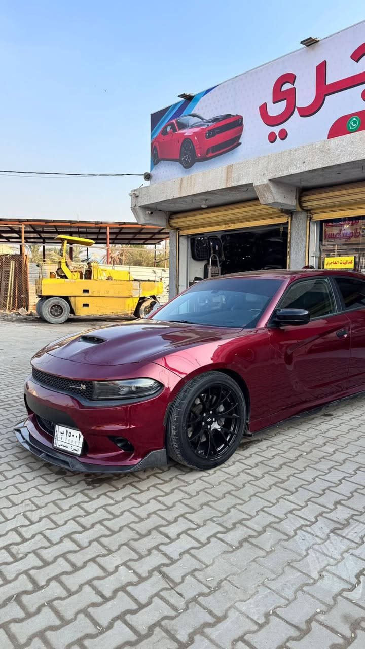 جارجر موديل ٢٠ اس ارتي حادثة جاملغ وبنيد فول مواصفات عدة الفتحة محرك ٦ ٤٠٠ السعر ٢٠٠ وبيها مجال ***********
