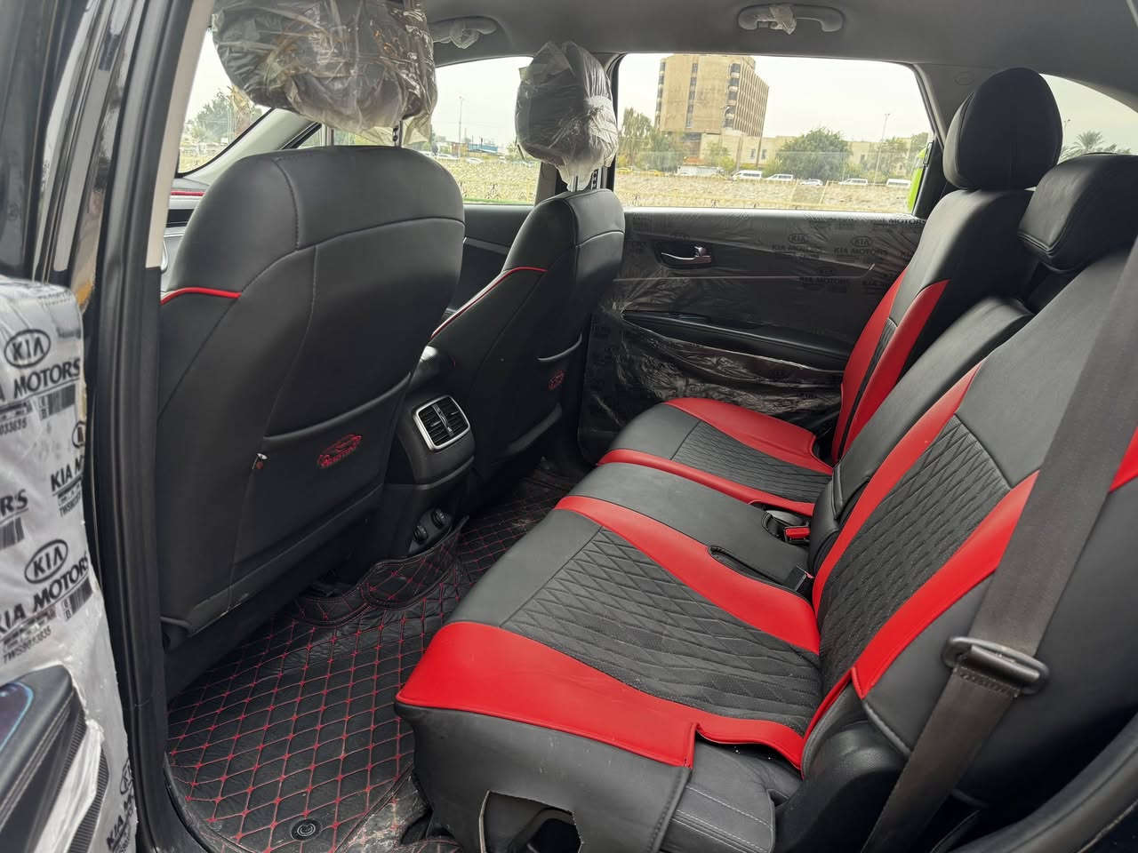 للبيع 
سورنتو 2017 وارد امريكي فئة LE
ماشية 51ميل فقط حقيقي 
رقم بغداد تحويل مباشر 
بيها صبغ بنيد وجنطة وجاملغ السائق 
كير محرك كفالة عامة 
 7 راكب 6 سلندر 
النظافة 100%
السعر 175 وبيها مجال 
صور الحادث مرفقات 

هاتف ***********
