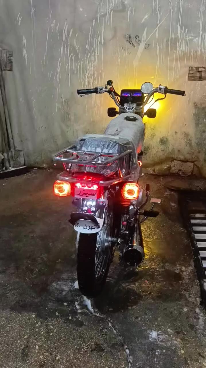 سلام عليكم دراجه للبيع مديل 2026 دراجه 750نضيفه مامفتوحه ابد تجي وتفحص بيدك تراجه متعوب عليهه مكاني كربلاء رقم الهاتف ***********
