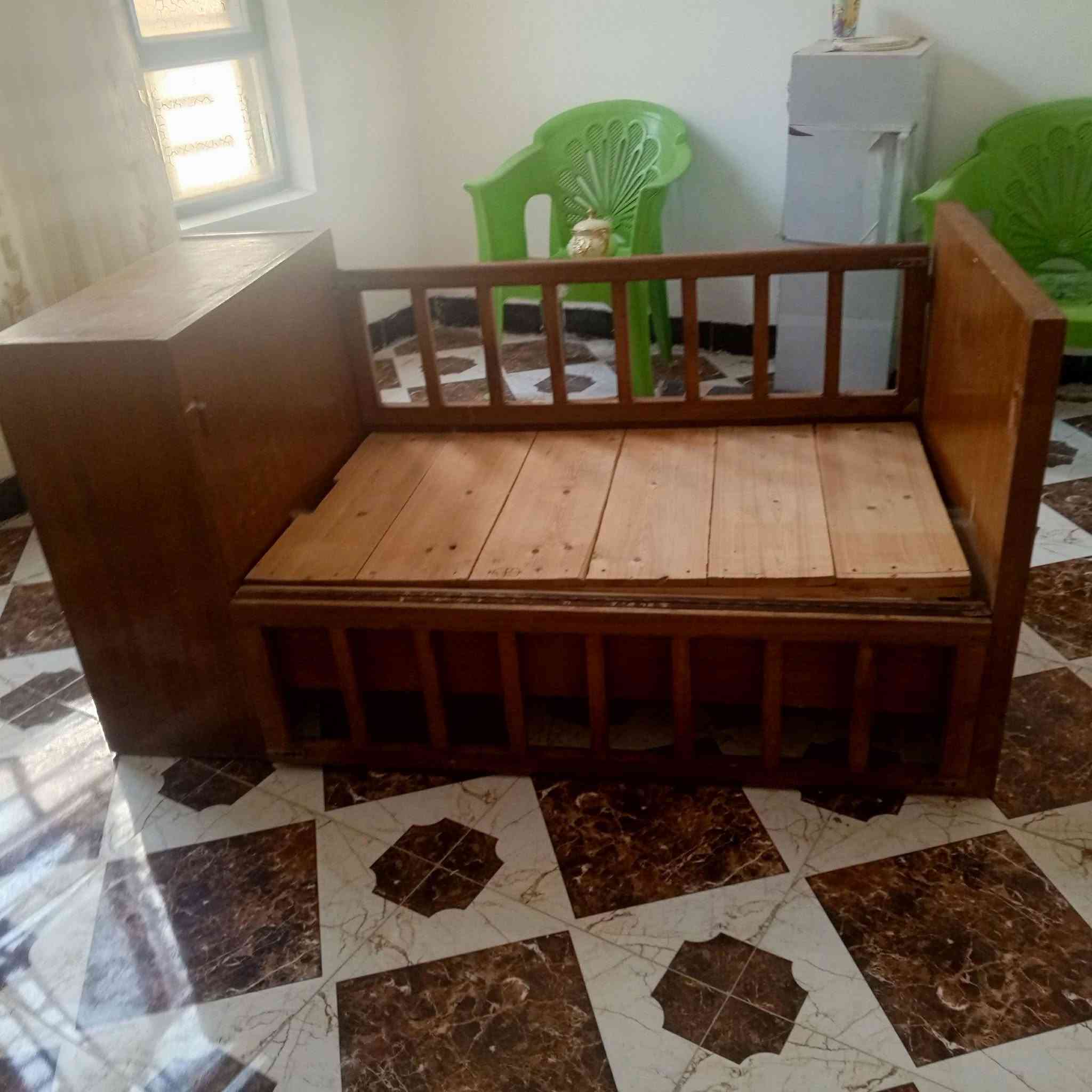 السلام عليكم 
غراض لبيع جربايه معها 40 الف 
كرسي الأطفال مال سياره 35 وعربانه طفل 35 الف 
بابل الحله 
***********
