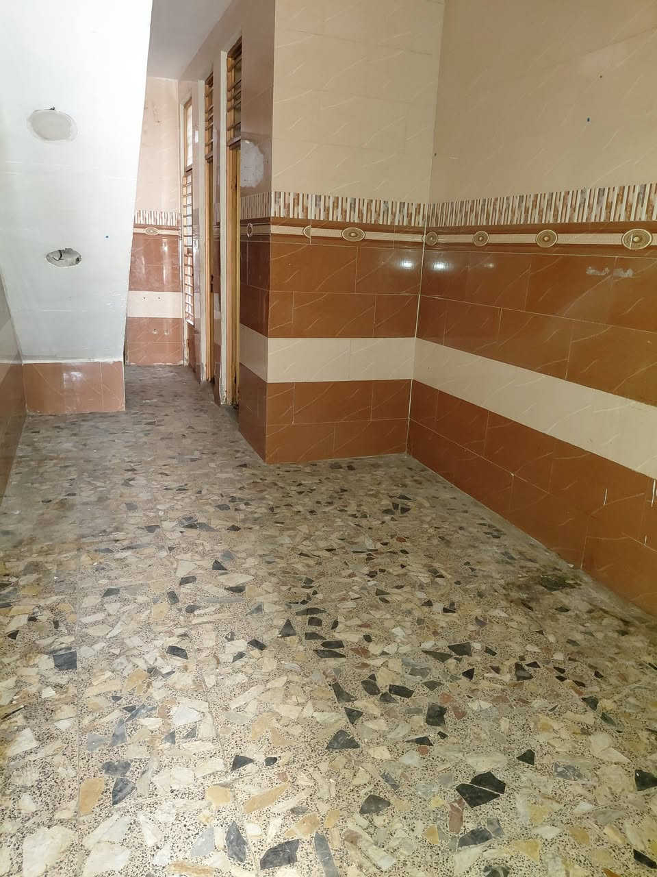 الإيجار مشتمل الشعب حي كويتي 
م٧٠ 
٣نوم +صاله 
الاستفسار إتصال مكتب العهد العقار 
***********
***********
