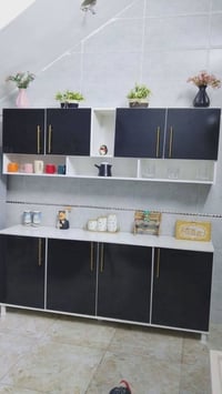 كاونتر MDF خشب مترين ارضي وملحق مع سنك متر و20 مرمر . السعر 250 الف  ل...