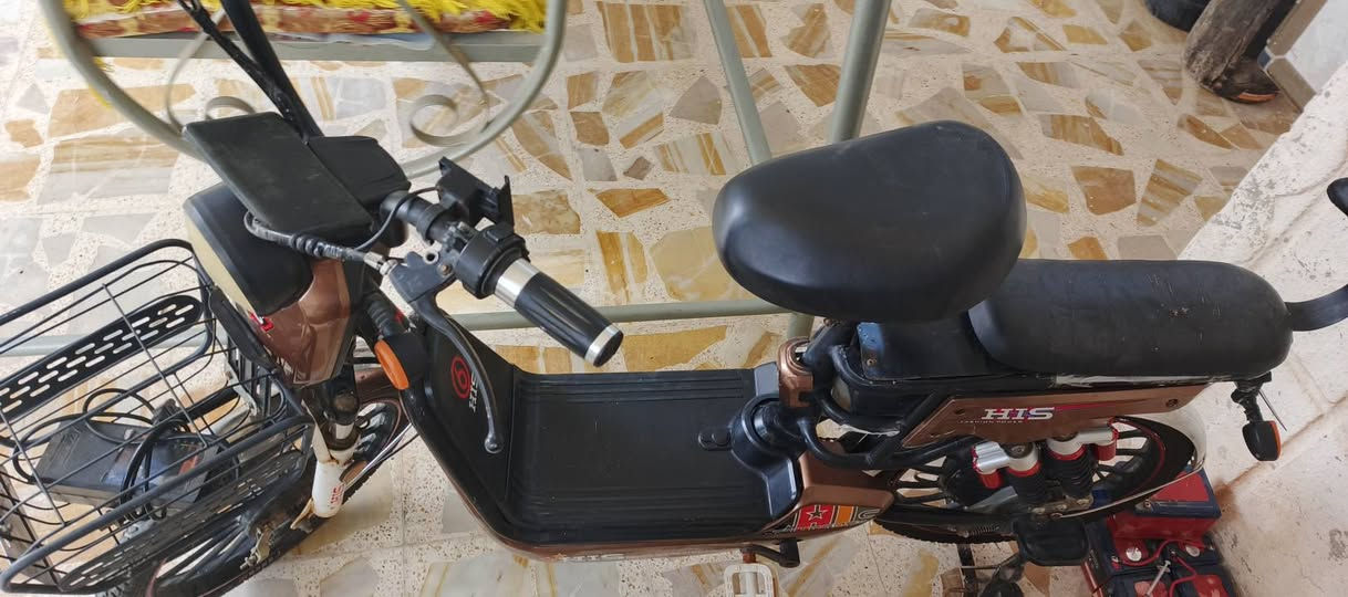 بايسكل هايس موديل 2022
كامل هوه وبطارياته
السعر 130 الف.


**إذا كنت صاحب هذا الإعلان وتريد حذفه لأي سبب، رجاءا أرسل رسالة إلى الدعم الفني**