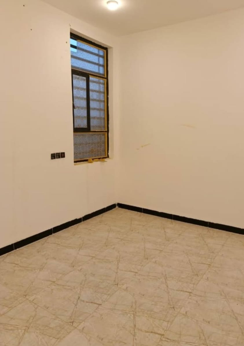 دار سكن للبيع زراعي سند 25   100.متر  بناء حديث كونكريت مسلح   يتكون من غرفة نوم صاله استقبال مطبخ مفتوح علئ الصاله صحيات  داخليه وخارجيه  التقيه الثالثه قرب مجمع الروان السعر 50 مليون الاستفسار الاتصال بالرقم ***********
