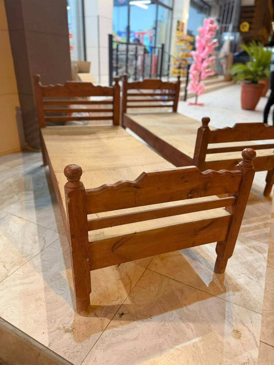 السلام عليكم 
عرض خاص ومغري
بس 55 سعر الواحد  الف🌿  
توفر لدينا من جديد تخت نفر عدد اثنين 2 نظافه 💯💯 شغل ثقيل درجة اولى  
للاستفسار وتساب *********** مباشر ***********🌹 
ومستعدون لشراء الغرف النوم المستعمله و الكناتير 🌷
