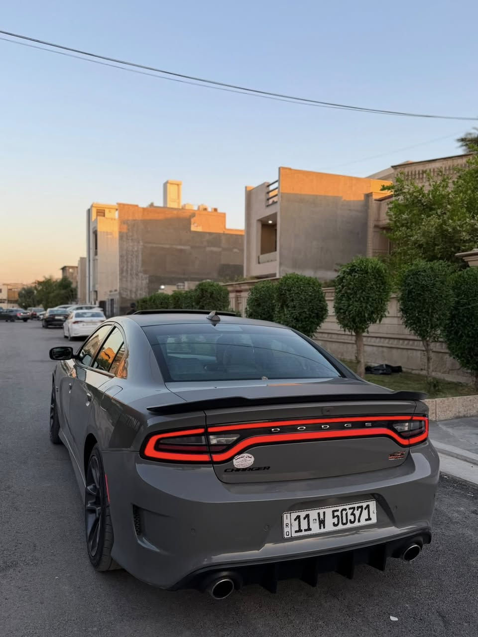 السلام وعليكم شباب للبيع 
جارجر دايتونا اصل موديل 2023 
النداء الاخير فول مواصفات 1/1 
5700 المكينه 
بدون ايرباك 
حادث بنيد  صبغ فقط 
توجد طبقه كلير في الصفحه الايمن  
ماشيه 30 كيلو 
بدون نقص كير ومكينه بلاد السياره ع وضع الشركه ما ملعوب بيه 
موقع سياره بغداد حي القادسيه 
رقم ***********
السعر 285 وبيها مجال بسيط
