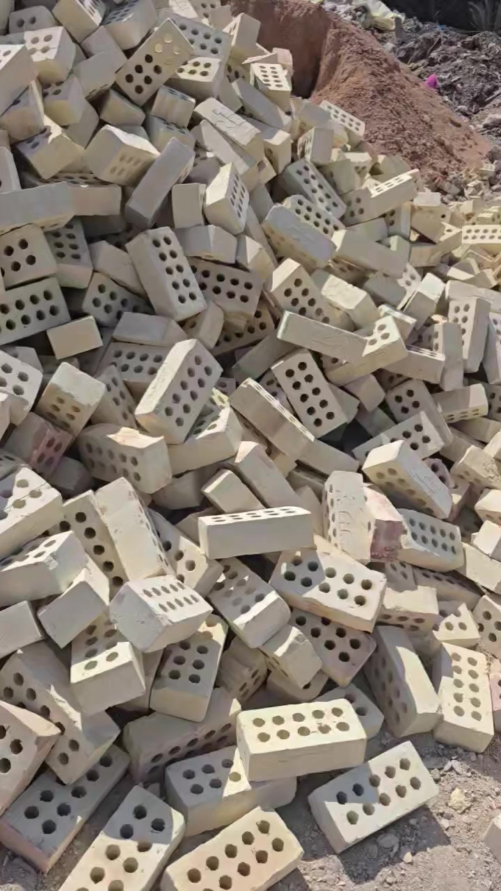 )***********)معامل طابوق كنكن .... الثقه والجوده  عبر مرور السنين....للجوده عنوان ...خالي من الأملاح والتزهر بنسبه ٨٥%.مستويه الأوجه.مقاسات عالميه حسب جهاز التقيس والسيطره النوعيه درجه (أ).معامل التكسر ١ / ٣٢٠ بار فوق الممتاز .درجه الالتصاق الجوانب مع المواد الأخرى ١٠٠%.مقاومه لحشره للارضه ١٠٠%. مقاومه الاندثار للطبيعة اكثر من ١٠٠ سنه. مقاومه للرطوبه .الفرن دكاكين .مستعدون لتجهيز المشاريع والمجمعات السكنية وبأاكبر الكميات والأوقات المحدده وخصومات مميزه للمزيد من الاستفسار يرجى الاتصال بالرقم (*********** )(***********
