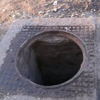 حل مشاكل صرف صحي وكهرزيات و رائحتها  في منازل  عند امتلاء حفرة كثيرا ن...