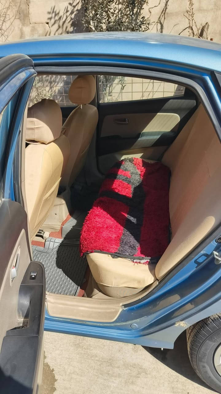 السلام عليكم انتر مقدس للبيع كير عادي مكينه شرط باتري جديد صبغ عام جماليه تايرات جديد موديل 2008 فو عادي السياره بسمي كاربون بنزين موجود السعر 88 وبي مجال ***********
