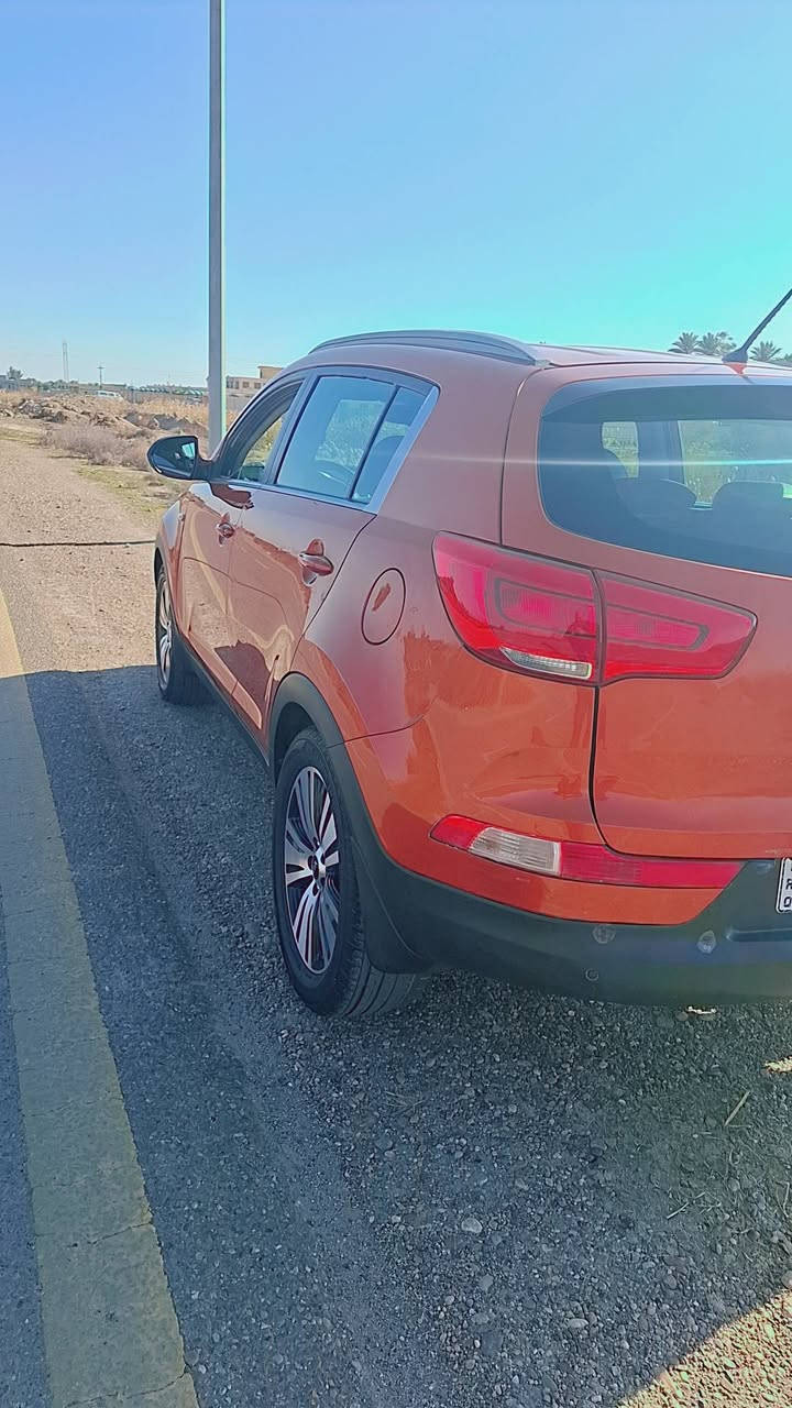 سبورتج 15 خليجي
محرك 2000 دوش بلادي شركه مكفول كير 6 نمر مكفول 
بدون صبغ او تكحيل 
بيها بارد بالباب الخلفي و باب جنطه فقط
تايرات جدد صدر امامي جديد والخلفي جيد
دوشمه جلد مع ارضيه
ماشيه 183 الف 
للبيع ب 160 وبيه مجال ***********
