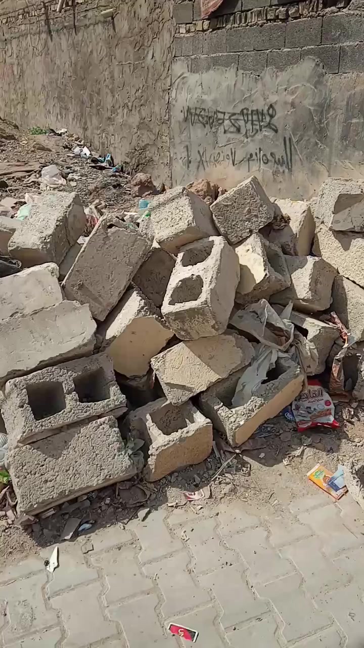 السلام عليكم قطعة أرض 120 واجهه 5 والنزال 24 الغرير النزله مال سرايا السلام اول فرع  عله اليمنه انوب ثالث فرع عله اليسرى قرب بيت ابو مؤيد السعر 35    ***********
