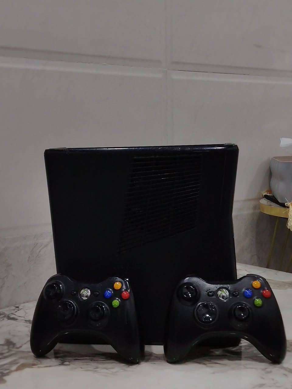 للبيع اكس بوكس 360الجهاز نضيف ومانقصو شي الجهاز بي200لعبا السعر 115وبي مجال للاستفسار الاتصال على الرقم ***********اسيا كورك ***********
