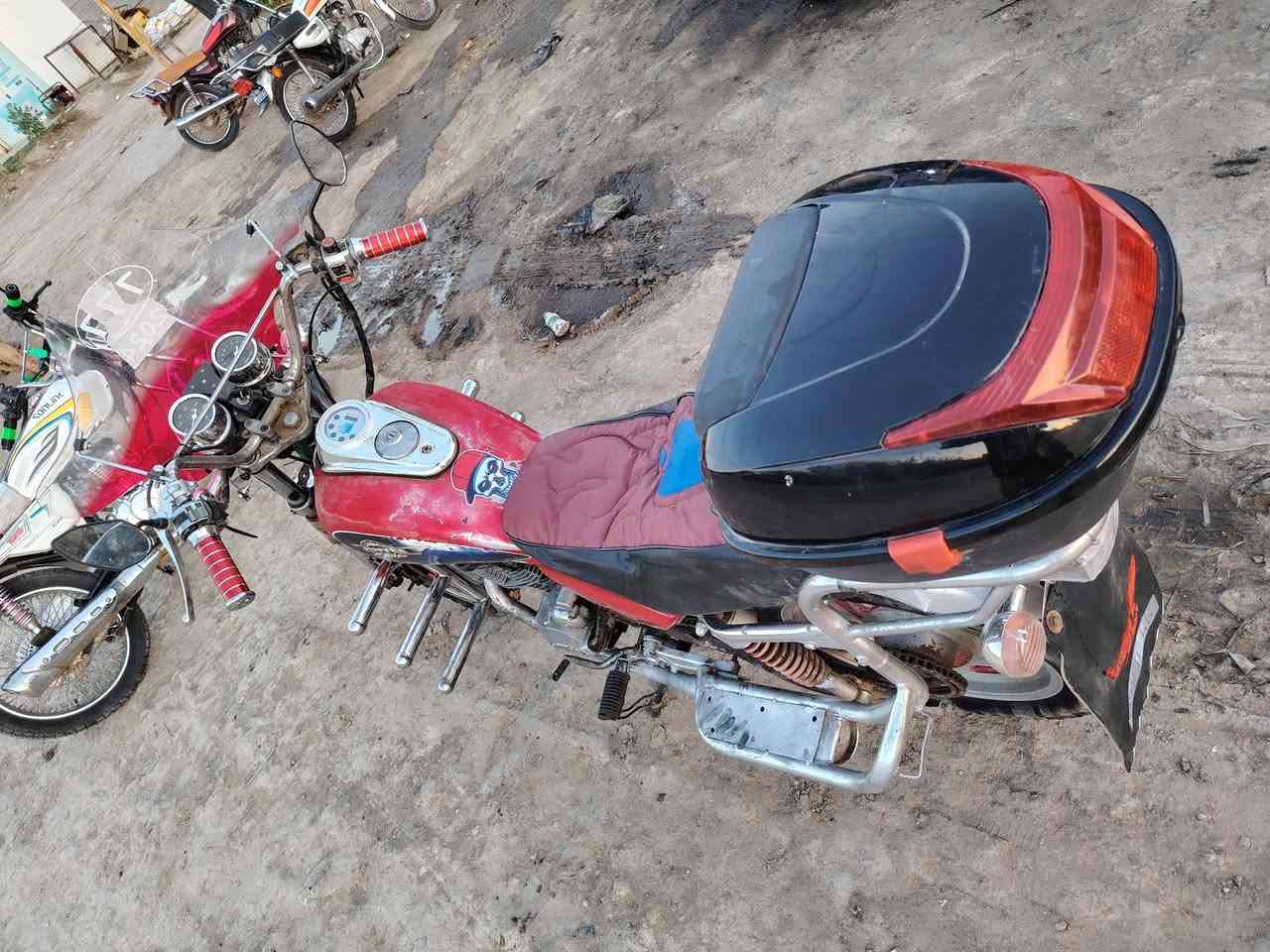 السلام عليكم جوندا للبيع اوراق اصولي الموديل 2015 كهربائيات كلها شغاله نقره سلف دراجهر محرك خير من الله السعر 375 وبيها مجال مكاني بالحمزه الغربي والاستفسار على هذا الرقم***********
