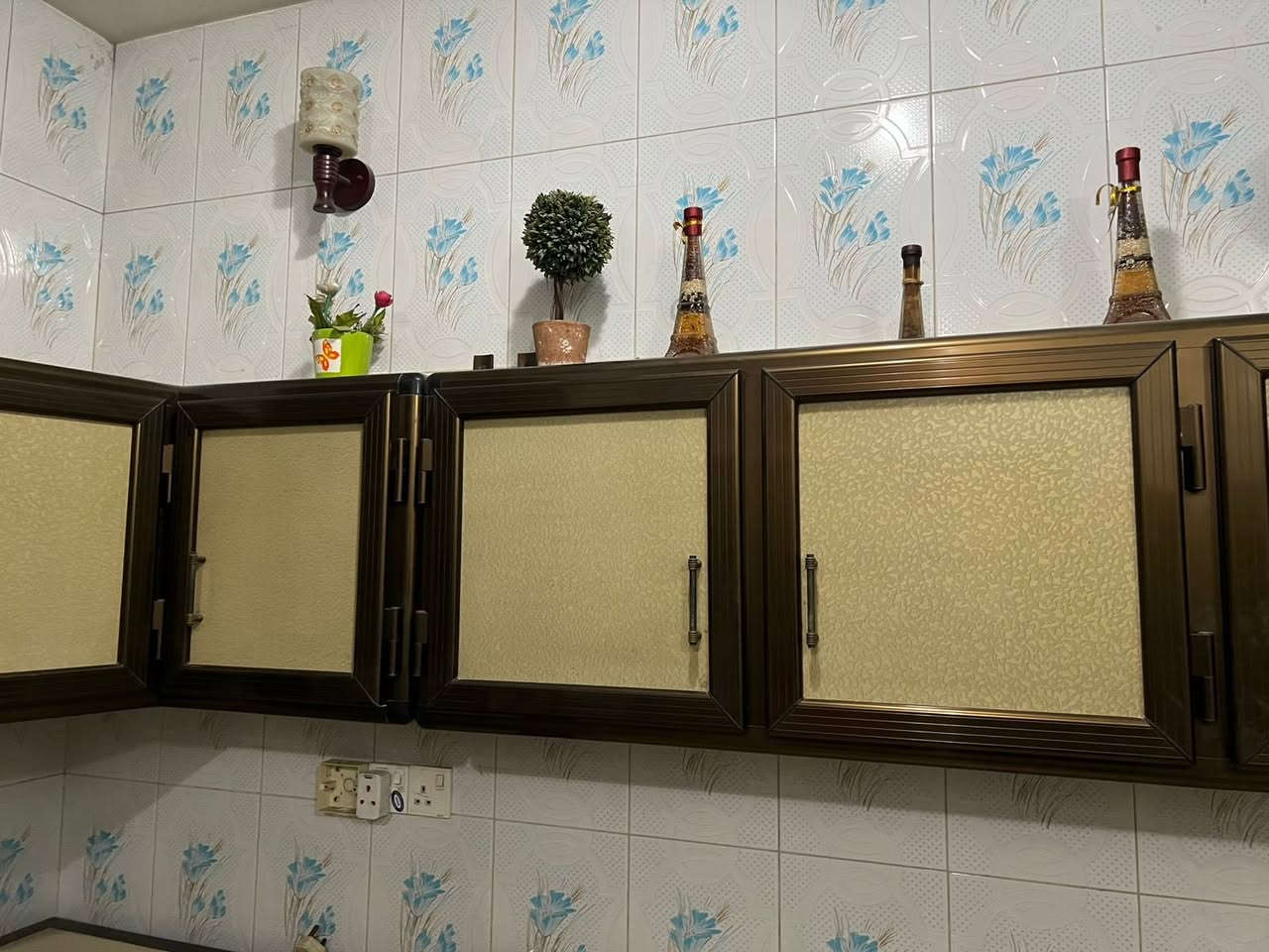 كاونتر المنيوم درجه اوله نضيف ٩٠ بلميه الاستفار عله الرقم ***********
