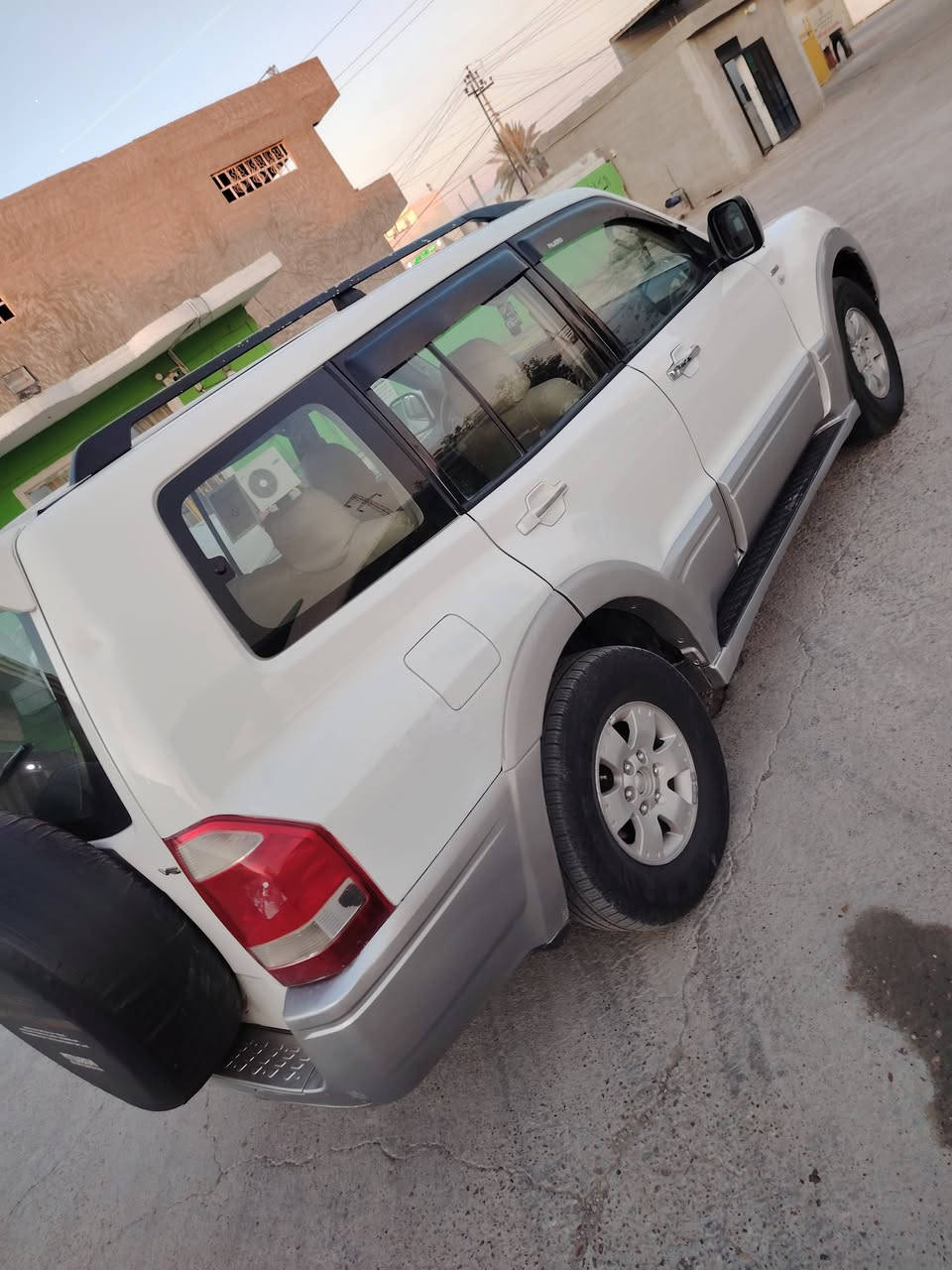 بايجيرو خليجي السياره مكفوله كفاله عامه من الصبغ او الحادث عدا شبر صبغ يم قبق البانزين والباقي مكفول رقم بغداد ألماني مشروع وطني الرقم الجديد انكليزي دولي موديل ٢٠٠٧ محرك ٦سلندر ابلادي ممفتوح علئ وضع الشركه كير ابلادي صدر جديد تخم تايرات جديد كامره حساسات تحكم استيرن ٣ قطع تبريد ٧راكب كشنات مخمل مغلفه جلد السياره بيه منظومه غاز اصليه السياره جاهزه من كلشي اي نقص مابيه السعر ١١٥ اوبيه مجال الاتصال ***********
