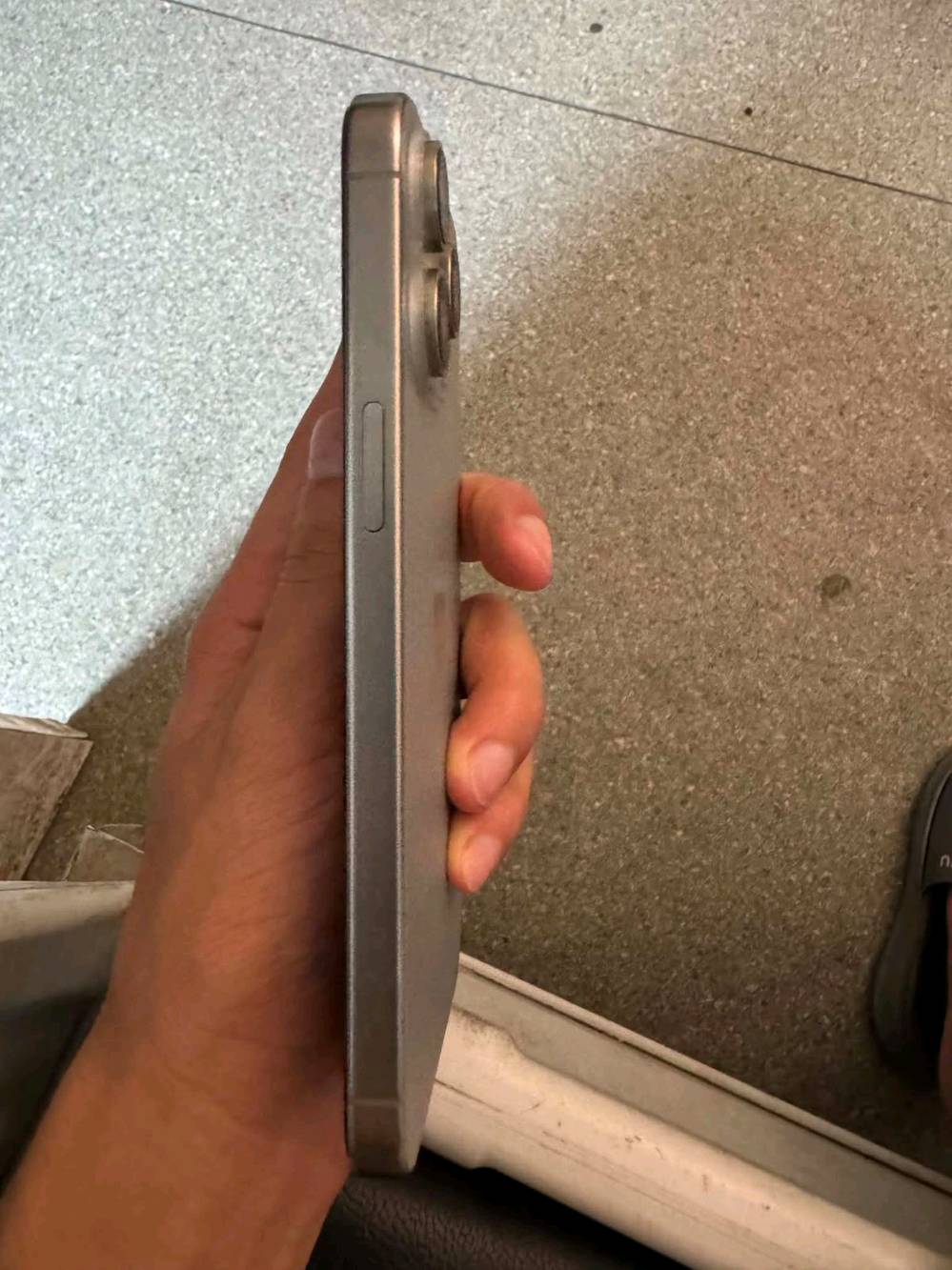 ايفون 15 برو ماكس البيع مبدل بي فقط ضهر جهاز نضيف حيل مع غراض كرتونه وشاحنه وسعر 850 ***********
