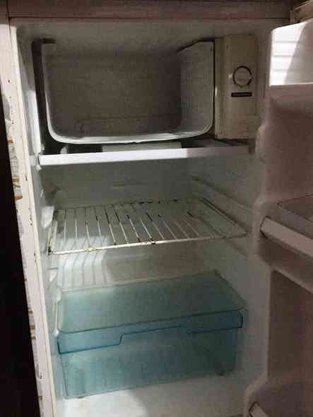 سلام عليكم اخوان ثلاجه صغيره للبيع
للستفسار اكثر مراسلتي ع هذا الحساب
او ع سيم كارت ***********
العنوان القادسية قطعه 500
