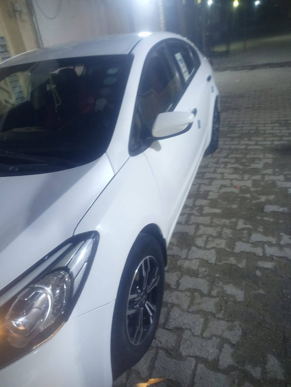 السلام عليكم سيراتو مديل 13 شكل 14 محرك 1600 كير محرك تبريد كله مكفول حداديه 80%بيها بنيد مبدل وشبر ب جالغ كدام صبغ سياره مكفوليه عدا بنيد سعر 105 قفل مستعجل ع بيع مكاني نجف
***********
