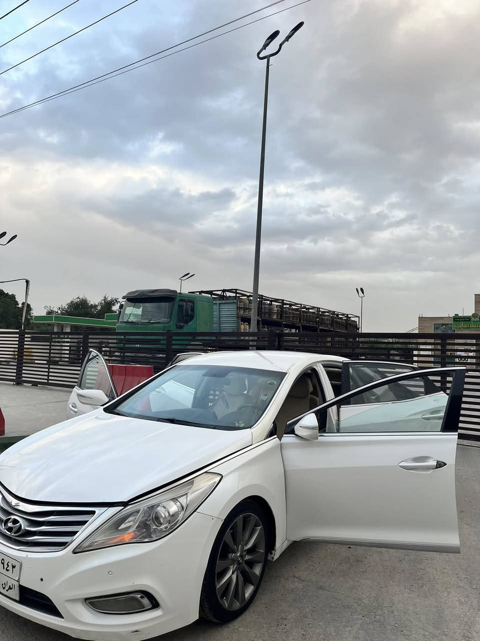 اسلام  عليكم البيع او المراوس حسب القناعة ازيرا موديل2014خليجي مواصفات نص فول داخل بيجي كشن هيتر 3بردات محرك 300كير محرك صدر تبريد تخم تاير تدفأة مري قلاب حساس امامي خلفي قطعتين تبريد قطعتين صبغ سونار موجود اتريد تحويل اتريد وكالة من الكردي او من العربي 2يحولون شرط التحويل مكان السيارة بغداد العامرية السعر المطلوب 107…لاستفسار *********** ….واتساب
