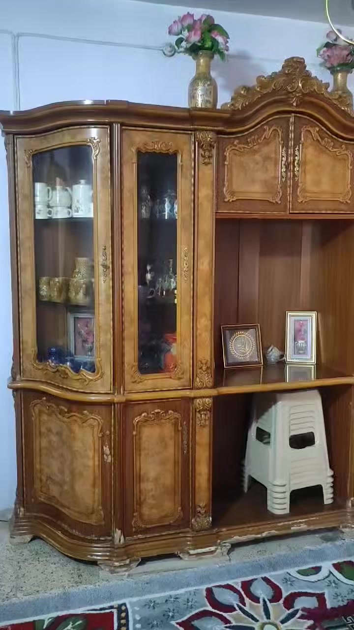 معرض مرتب وحلو ونضيف☺️ومنضر جميل 😌وينطي للاستقبال منضر رائع🌷للبيع السعر80 وبي مجال بسيط
(المحاويل حي ابو سديرة) 
***********
