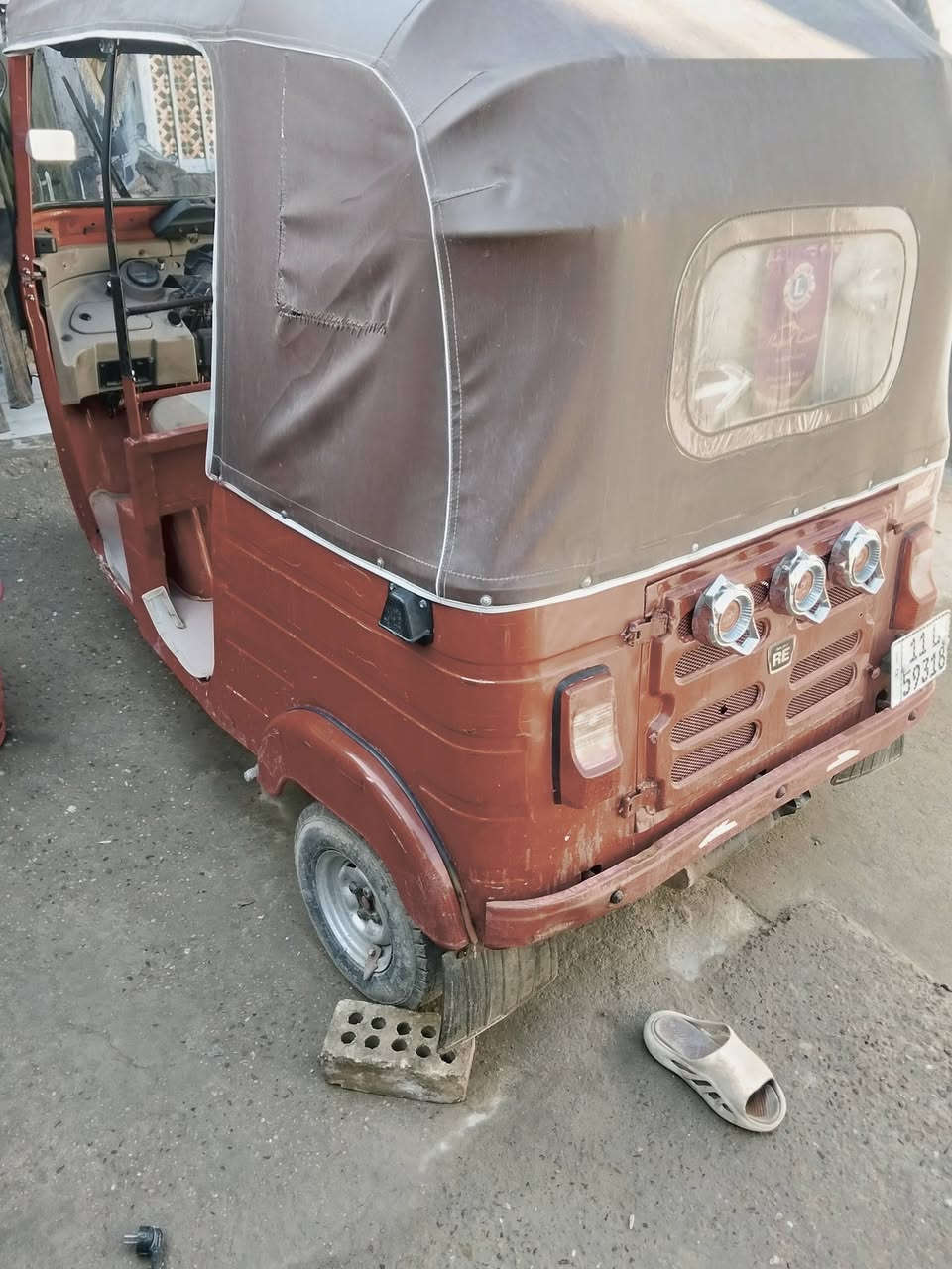 السلام عليكم التكتك للبيع رقم وسنويه مديل 2018 مكينه خير من الله معمره الدوس العنوان  المشتل شارع المطبك بل حواسم السعر 5500 رقم الهاتف ***********
