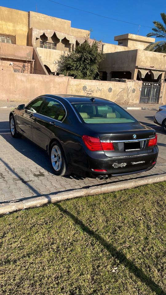 السلام عليكم BMW f01 730Li طويلة موديل 2012 خليجية بدون ارقام فول مواصفات سيارة جديدة ما ناقصهة شي للبيع أو مراوس السعر 85 وبيهة مجال بسيط الرقم***********
