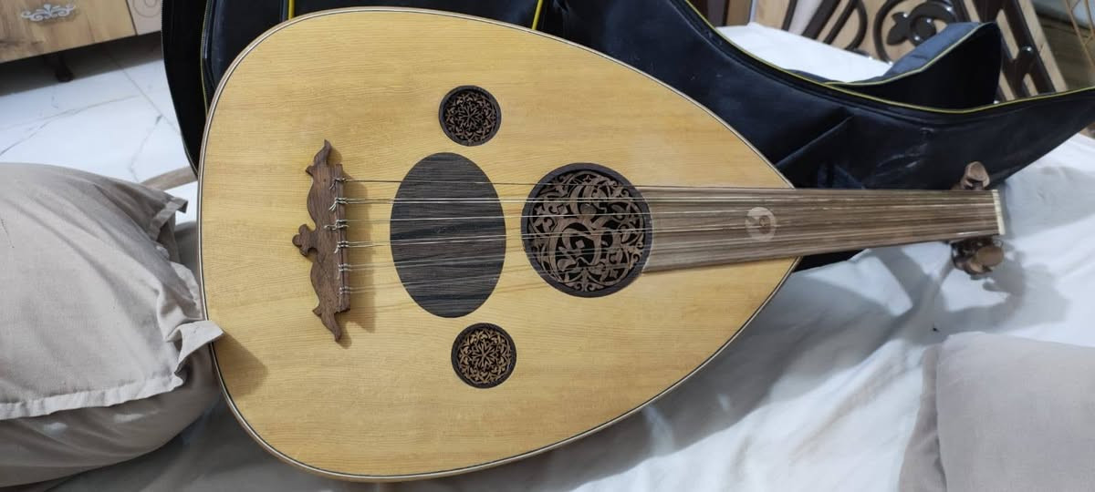 السلام عليكم الة العود للبيع اصلي 
***********
