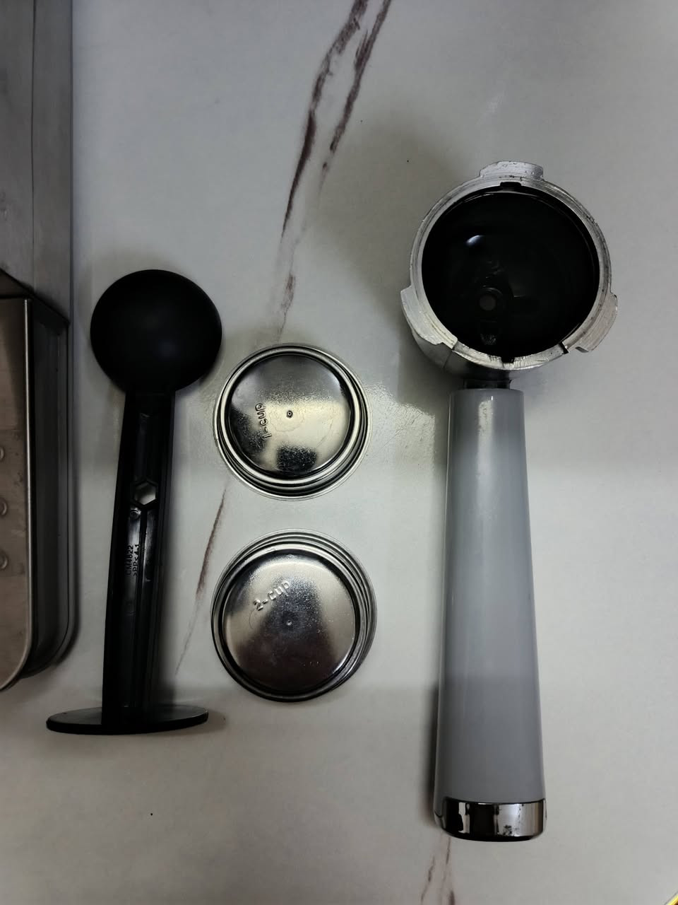 متوفر
مكينة اسبريسو مستعملة نظيفة 15 بار
٢ باسكت مضغوط سنكل ودبل شوت
عصا تبخير وخزان ماء بسعة لتر وربع


**إذا كنت صاحب هذا الإعلان وتريد حذفه لأي سبب، رجاءا أرسل رسالة إلى الدعم الفني**