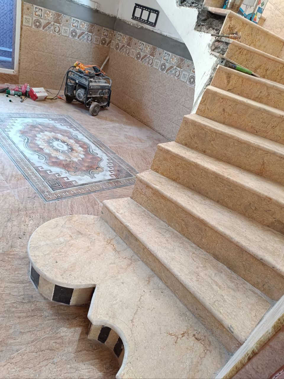 خلفة سيراميك ارضي جداري بورسلين لوح120×30
جف قيم ماده شغل درجه اولى 
ليزر..  صور بصيطه من العمل 
الاتصال بالرقم متوفر بيه واتساب 
‏‪***********‬‏
