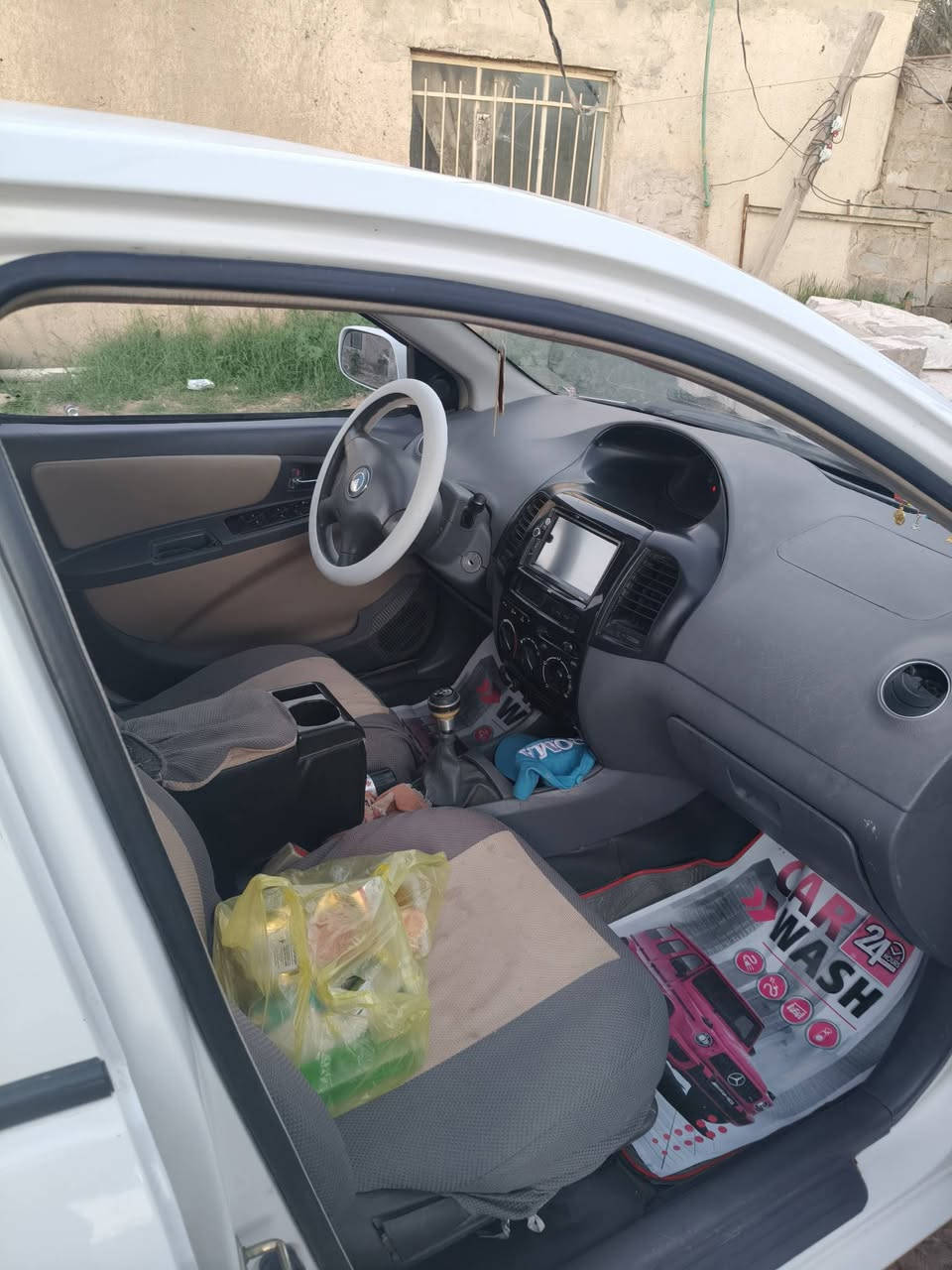 جيلي ام كي2011استلام شركه الفابلون مال شركه بعده بيها كير مكينه خير من الله بيها طخه بسيطه والباقي مكفول 48وبيها مجال ***********/***********
