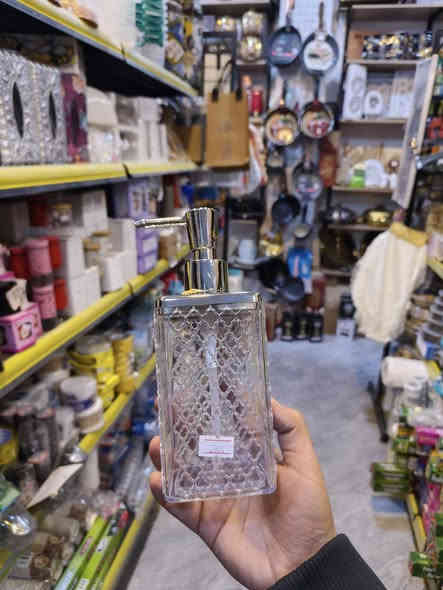 #سنترالتحافي ، توفر حافظه صابون سائل✅

الاسعار اسفل الصور⬇️

العنوان:الكندي الثانيه_ شارع جامع مقبل📍

متوفر توصيل داخل الموصل وجميع المحافظات🚗

اسيا:***********
كورك:***********
