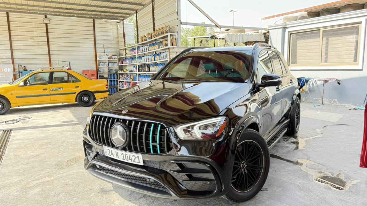 مارسدس gle 2022 
4 سلندر تيربو 
ماشيه 68 الف كيلو 
ضربتها جاملغ سايق وطرف البنيد وباب سايق 
كت amg اعلى مواصفات دواخل مشتغليها ب دبي لون فيروزي
سياره جاهزه ونضيفه 
كير ومحرك مكفولات
سنويه جديده تحويل او وكاله
رقم صاحب سيارة ***********
