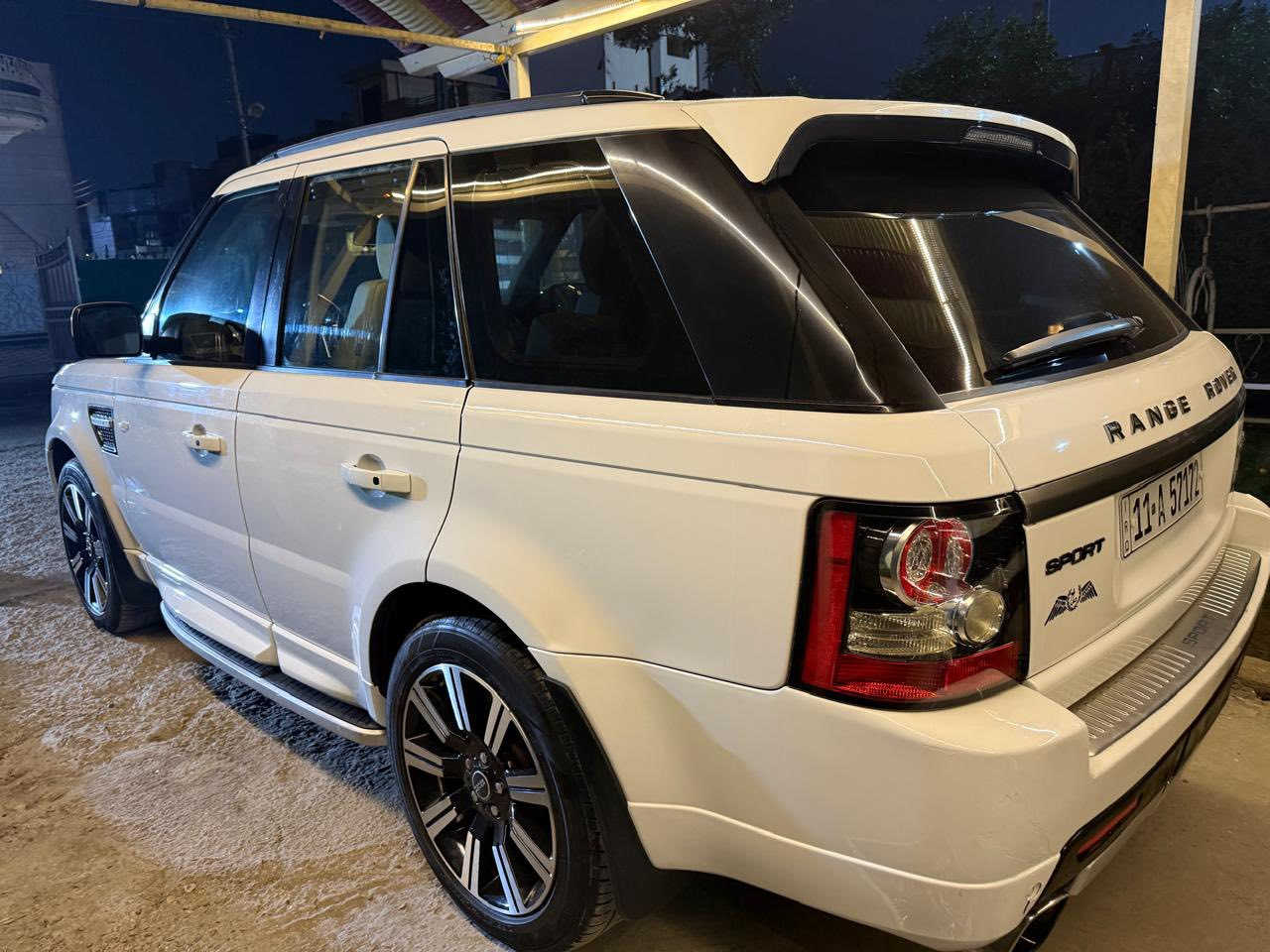 رانج روفر 2013 🇬🇧❤️(امريكي كـليـن)
الموديل: 2013
اللون: أبيض🤍
ماشية:116 الف كيلو❤️
رقم بغداد بااسمي تحويل ثاني يوم
📌 المواصفات الأساسية: 
جكات
5 بصمات
نضام ترحيب 
مري شفط
تحكمات ستيرن
كشنات كهرباء
داخل جلد بلادي
ويل كروم
نضام سستم دمام خلفي
بيها بعد هواي مواصفات ومعروفه مواصفات الرانج
💡 ملاحظات: السياره بيها الباب الخلفي كلير نص منه مصبوغ بدوون حادث✋
💰 السعر المطلوب: 148$ وبيه مجال 
📞 للتواصل:***********
