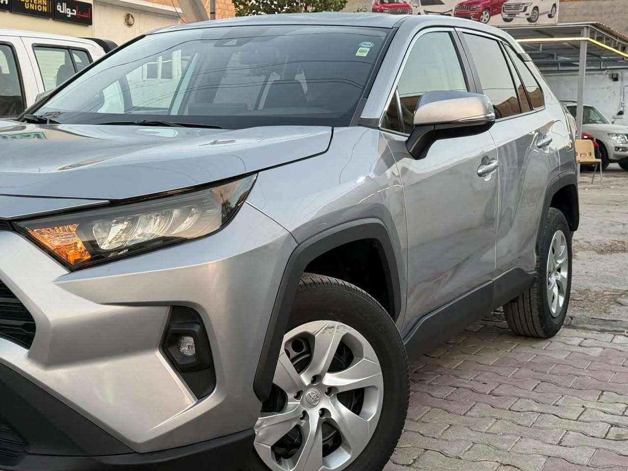 نوع السياره  تويوتا RAV4
موديل 2023
55mil ماشيه 
ضرر شبر من بونيد 
باب السايق صبغ امريكا
السونر مرفق 
مواصفات LE 
AWD فورويل
السعر 218$ بي مجال
العنوان ديالى خانقين / معرض خانقين للسيارات 
للاستفسار *********** خناقين, ديالى

