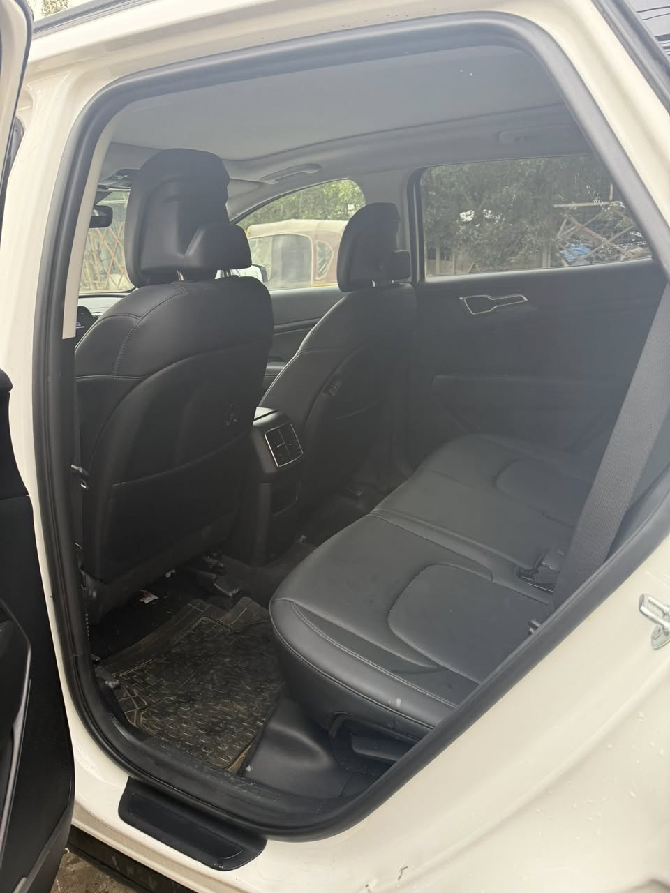 سلام عليكم
كيا سبورتج وارد أمريكي موديل 2024 
حادثها كما في الصور 
تبديل باب خلف الصدر وصبغ 
بدون دواخل 
بدون إيرباك 
بدون رقم دخول جديد
فول موصفات لاخير 
بانوراما
بصمه 
كشنات جلد 
تدفئه كشنات
ستيرن تدفئه
شاشة دجتال
ويل كب بقلاوه
بيها اهواي موصفات 
ماشية 7100 
عارضها 
208 
لاستفسار 
***********
