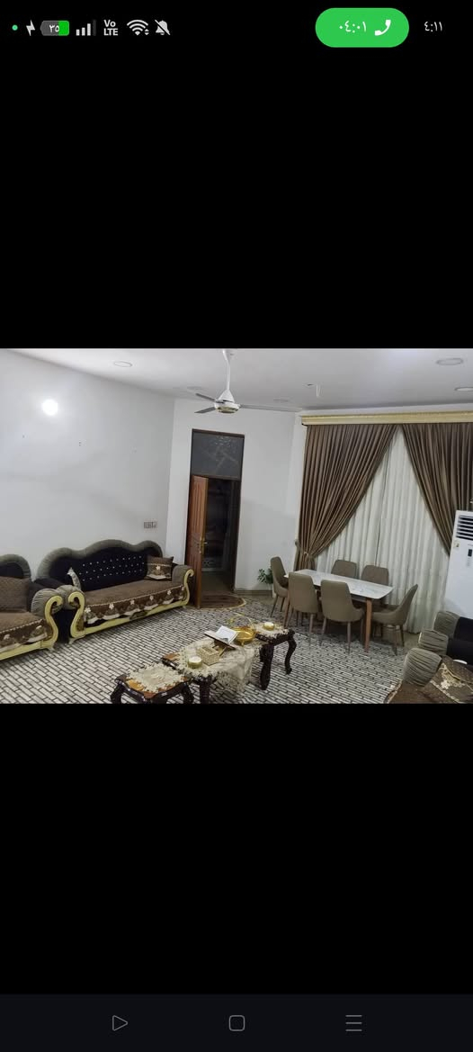 سلام عليكم بيت البيع يم  المتنبي  مساحت البيت 480.
يقع بينه شارعين. يحتوي البيت ع ستقبال + مدخل غرفتين مطبخ حار وبارد صاله حديقه ثنين طرامي. استفسار 👈🏻 ***********اثير
***********اسيا
