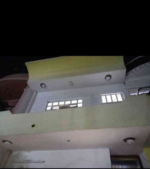 دار للايجار طابقين
مساحه 100م
يحتوي 3غرف نوم وهول مطبخ واستقبال وصحيات درج داخلي وكراج سياره
سعر الإيجار 325الف ماء وكهرباء على صاحب الدار
عنوان كركوك حي العسكري قرب مدرسه الفضائل
***********📞
*********** 📞
