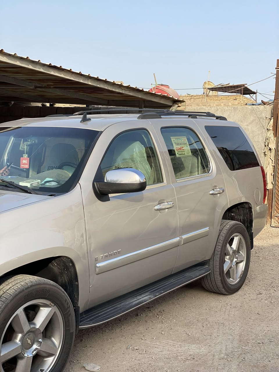 السلام عليكم 
تاهو ٢٠٠٧ وارد ltz فول مواصفات بيها بارد بين باب السايق والمدكر وجه العكس السايق هم بيها بارد خفيف رقم بغداد شبه مميز بسمي ويل رياضي تشغيل عن بعد تحكمات ستيرن تبريد خير من الله. السعر ١٩٠. 
مكلف بالنشر للاستفسار ***********
