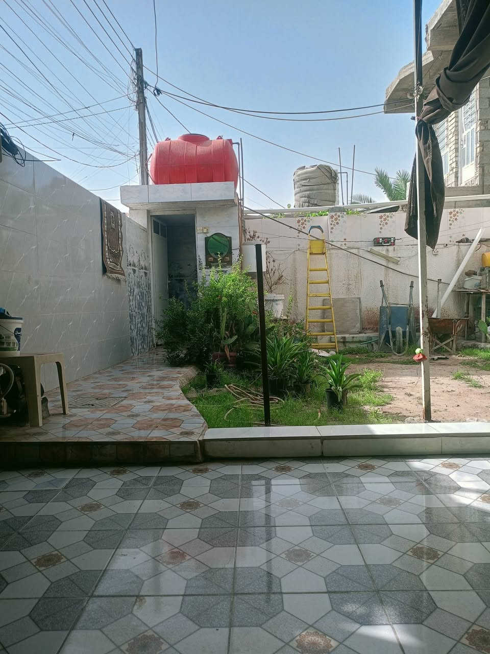 بيت للبيع مساحته 220 طابو صرف نهايت شارع 60 قرب مدرسة العتماد الاتصال ***********@
