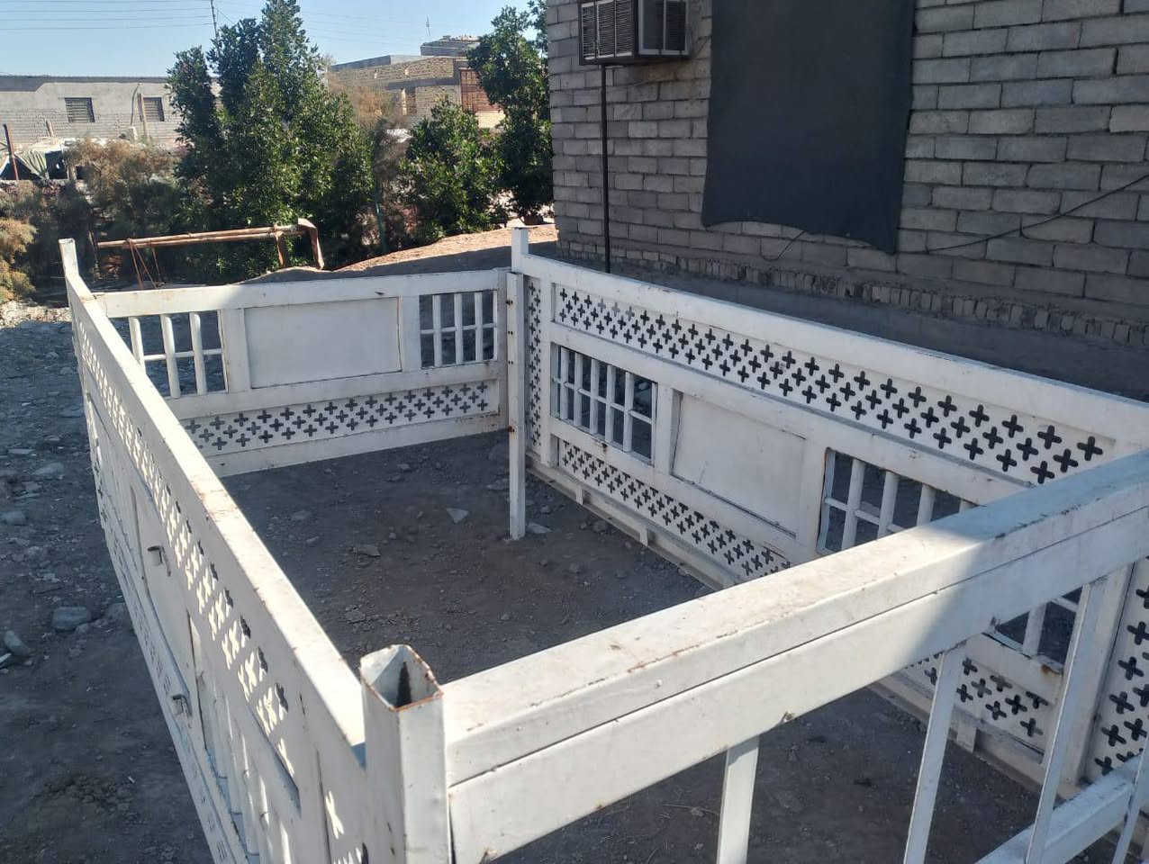 السلام عليكم محجر كيا ثنيه شرط جديد بدون خياس جيب وشد جاهز السعر ٣٠٠ وبيه مجال قليل مكان البصرة قضاء القرنه ***********
