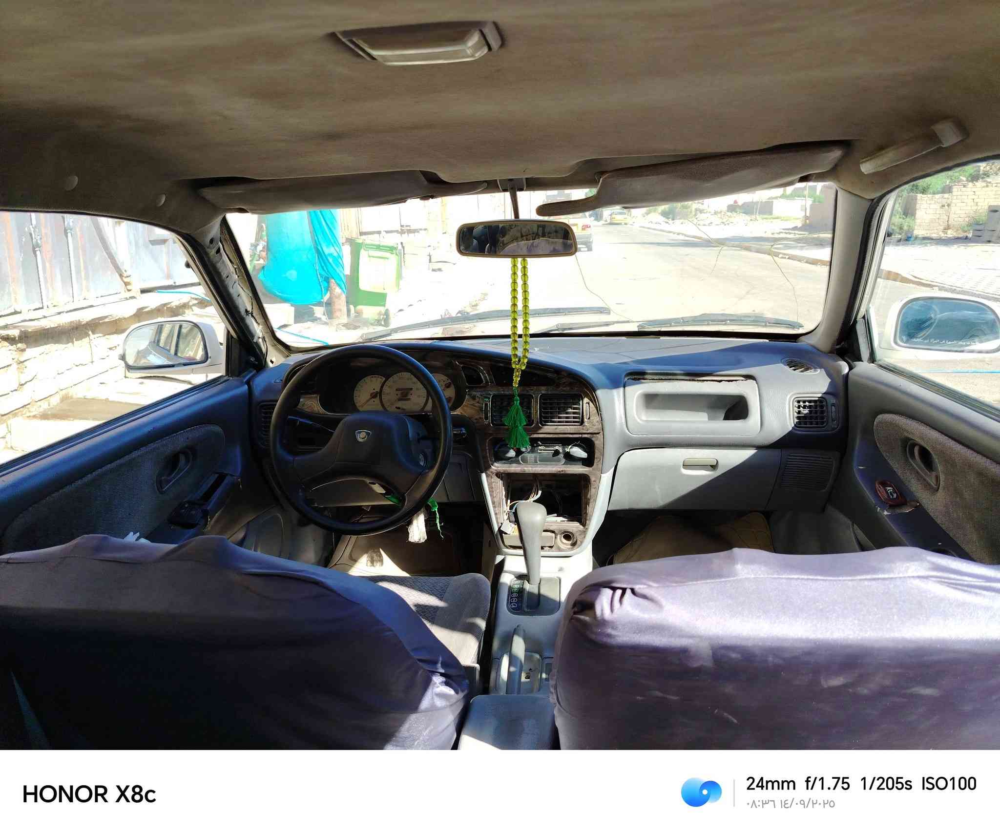 السلام عليكم بروتون ويرا 2003
مابيها حادث  حداديه جديده
كير جديد. ومحرك  بي خيط بخار 
تخم تاير  كهربائيات كلها شغاله 
 السياره مزاد حكومي  واني. اشتريتها. معاملتها كامله  وكمرك دفعت وباقي ع لوحات فقط   مكاني ديوانيه  السعر 33 وبيها مجال
***********
