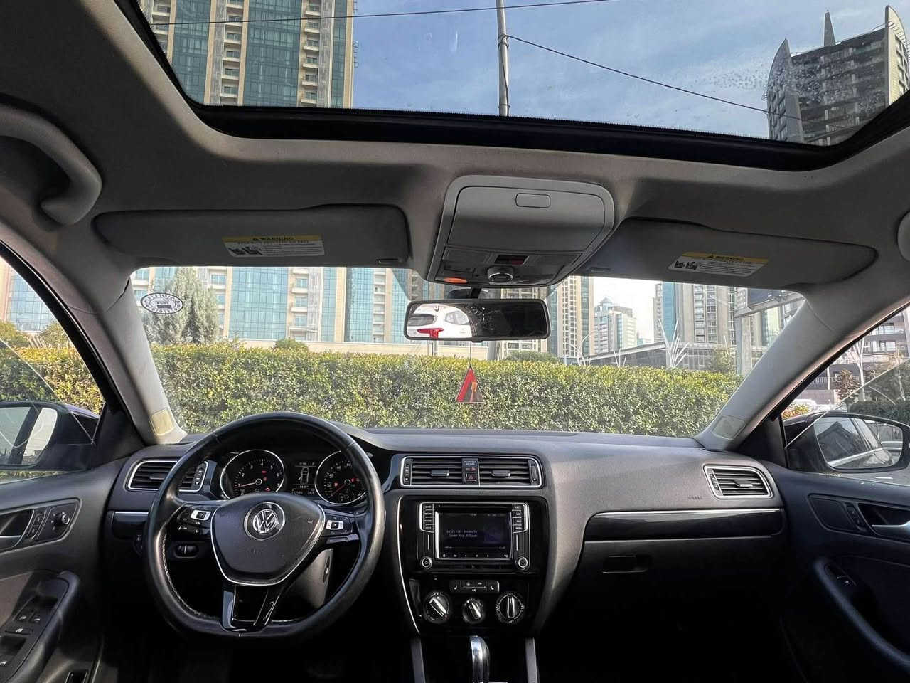 جيتائه مريكى ٢٠١٦ فول مواسه فات مه كينه ١٨ تؤربؤ ساره كه زؤر جوانه يه ك بارجه ى هه يه به س لاى سكنى كه ميك تيزابى هه يه شوينى سياره هه ولير*********** أربيل, العراق
