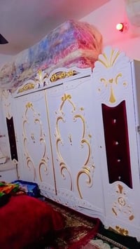 غرفه خشب عراقي تصميم تركي مستعمل قليل ضررهه مرايه الزاويه سعره 500وبيه...