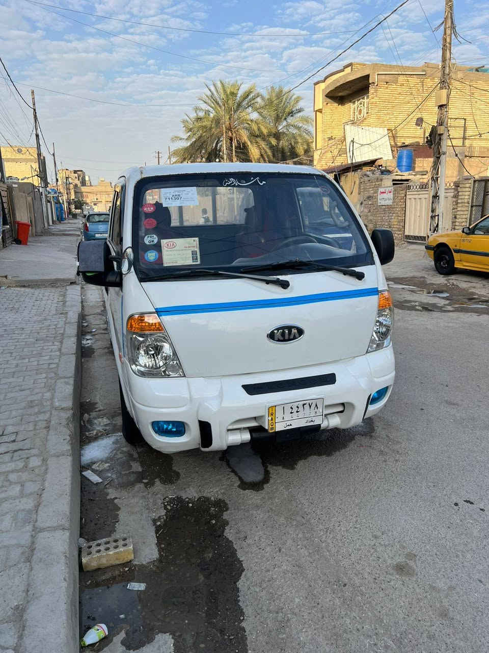 السلام عليكم كيا موديل 2008 رقم بغداد سياره مقفوله من الحادث والقص تصليح اخياسات ودوس  ماكينه 3000 مشترك لا تبخير ولا تنقيص
السعر السعر 90 ورقه وبيها مجال
 المكان بغداد الكماليه مقابيل البداله
 رقم الهاتف 
***********
***********

