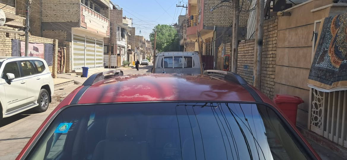 سلام عليكم ورحمة الله وبركاته
كيا سبورتج خليجي ٢٠٠٩ 
مكفوله من الصبغ فقط بارد بل خشم البنديد وموضح بل صوره والباب الصدر كد شبر فقط بارد 
محرك ٢٠٠٠ دوش ناعم  تبديل  الدهن بشركة اليقين وبي ضمان 
حداديه جديد تخم تاير جديد تبريد خير من الله دواخل بيجي 
ماشيه السياره ٢٠٠ كيلو متر السعر (108) لوحات انكليزي باسمي 
العنوان بغداد البلديات 
الهاتف ***********
